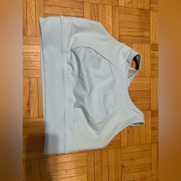 Lululemon sports bra - Picture 3 of 4